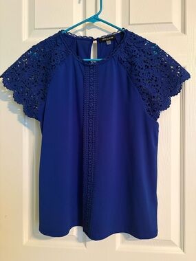Cable & Gauge Royal Blue Lace half sleeved top.  Royal blue